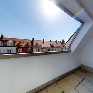 https://spacious-4-bedroom-apartment-near-city-center.getmunichhotels.com